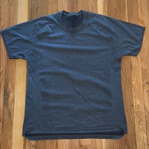 Lululemon tshirt, L.